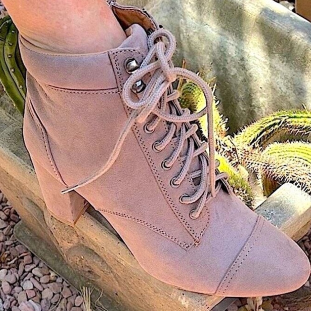 Steve Madden Justinee Lace up Ankle Boots Size 7.5